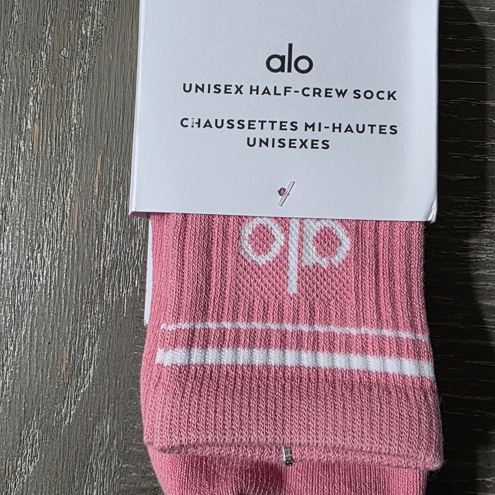 ALO Yoga Half-Crew Sock in Pink with White Accent